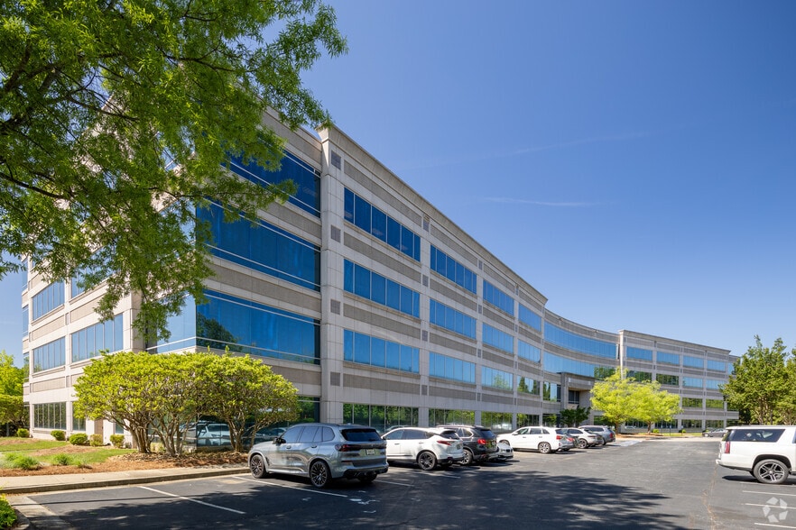 925 North Point Pky, Alpharetta, GA for lease - Building Photo - Image 2 of 34