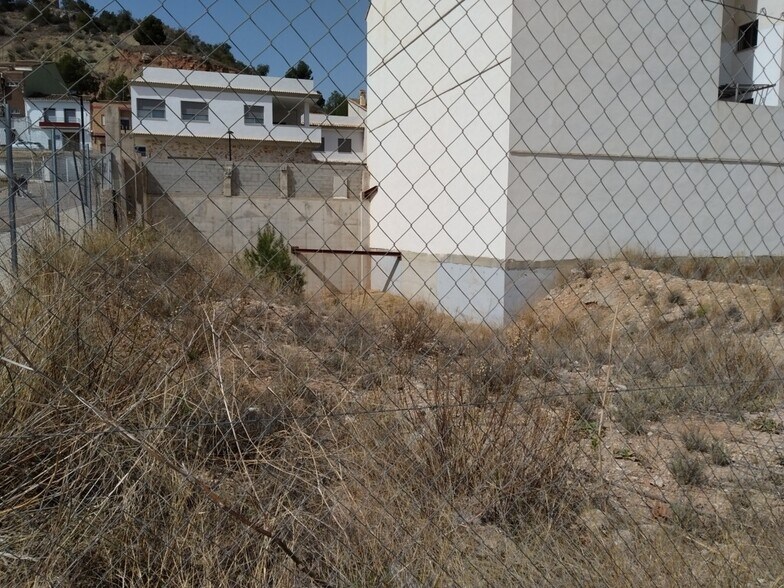 Carrer Germanes Ferrer Cantó, 7, Montroy, Valencia for sale - Building Photo - Image 2 of 3