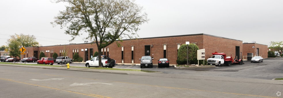 5601-5631 W Howard St, Niles, IL for lease - Building Photo - Image 3 of 18