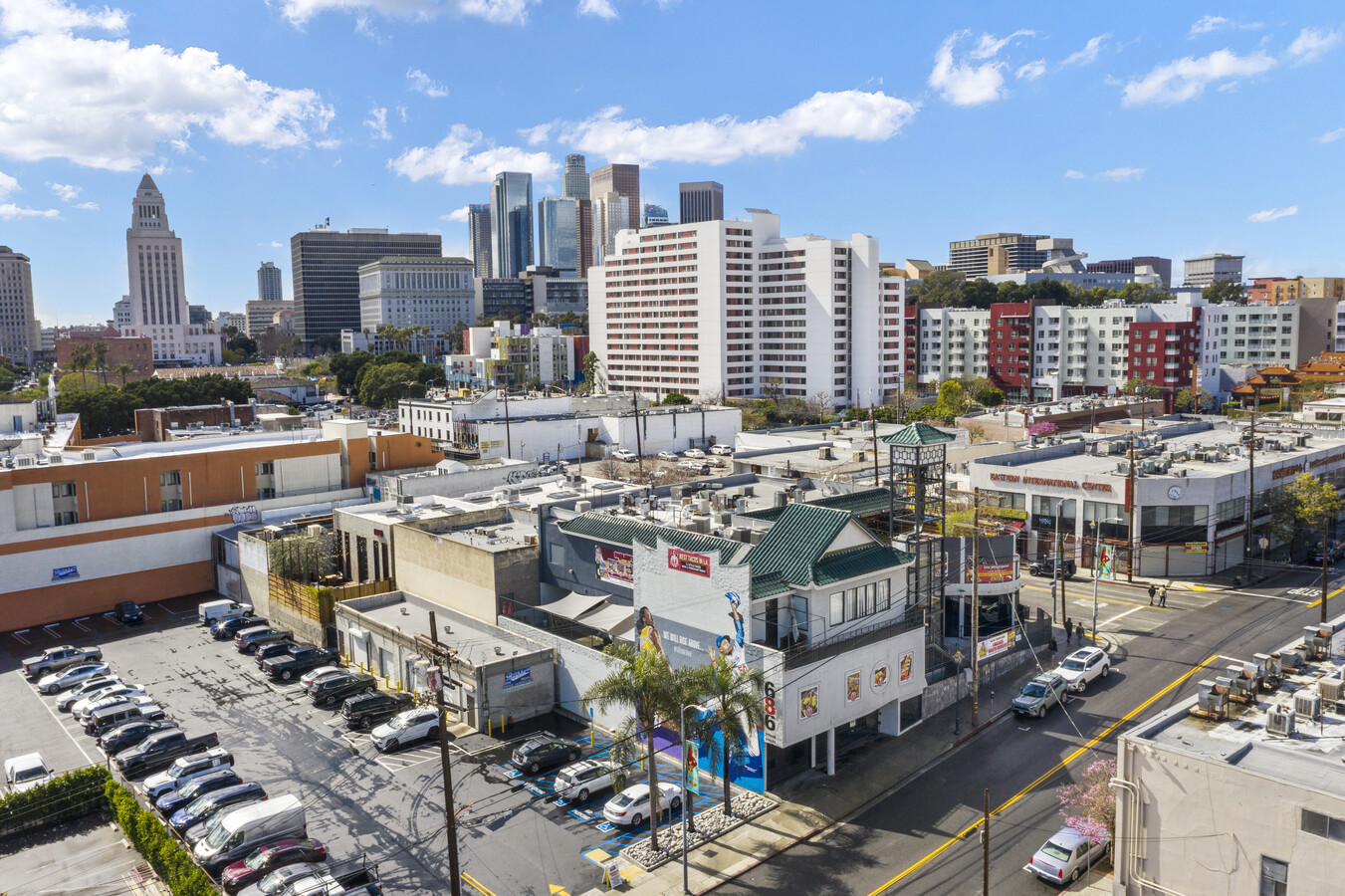 686 N Spring St, Los Angeles, Ca 90012 - Treehouse Rooftop Drive-thru 