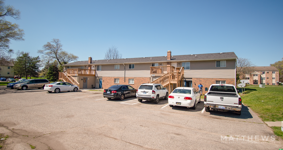 2320-2355 30th St SW, Wyoming, MI for sale - Building Photo - Image 1 of 1