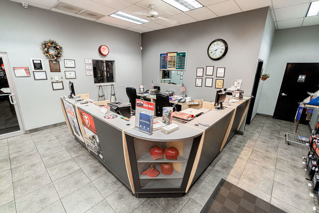 20700 Caton Farm Rd, Crest Hill, IL for sale - Interior Photo - Image 1 of 1