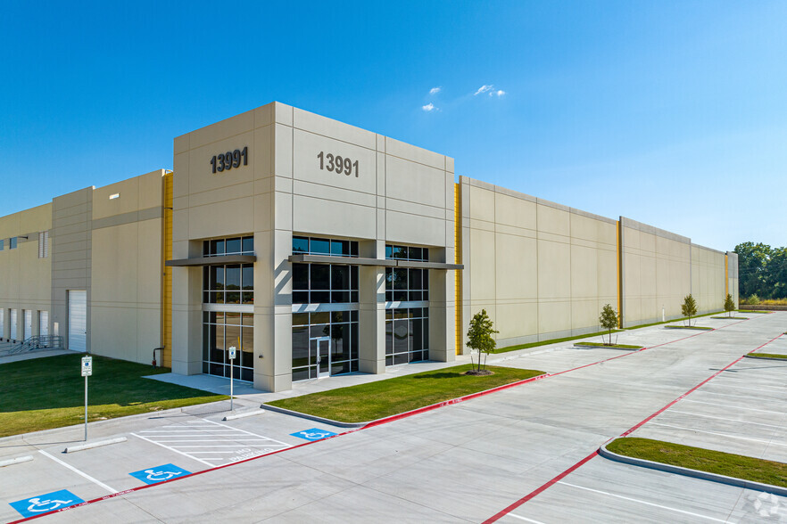 13991 US HWY 80, Forney, TX for lease - Building Photo - Image 1 of 31