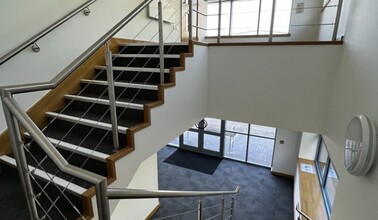 Rossmore Rd E, Ellesmere Port for lease Interior Photo- Image 1 of 4