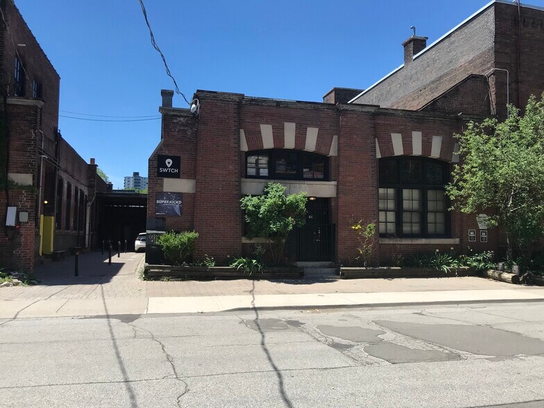 62 Fraser Ave, Toronto, ON M6K 1Y6