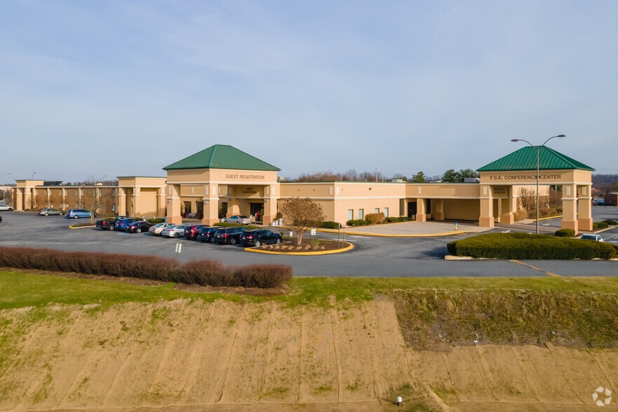 5400 Holiday Dr, Frederick, MD for lease - Building Photo - Image 2 of 4