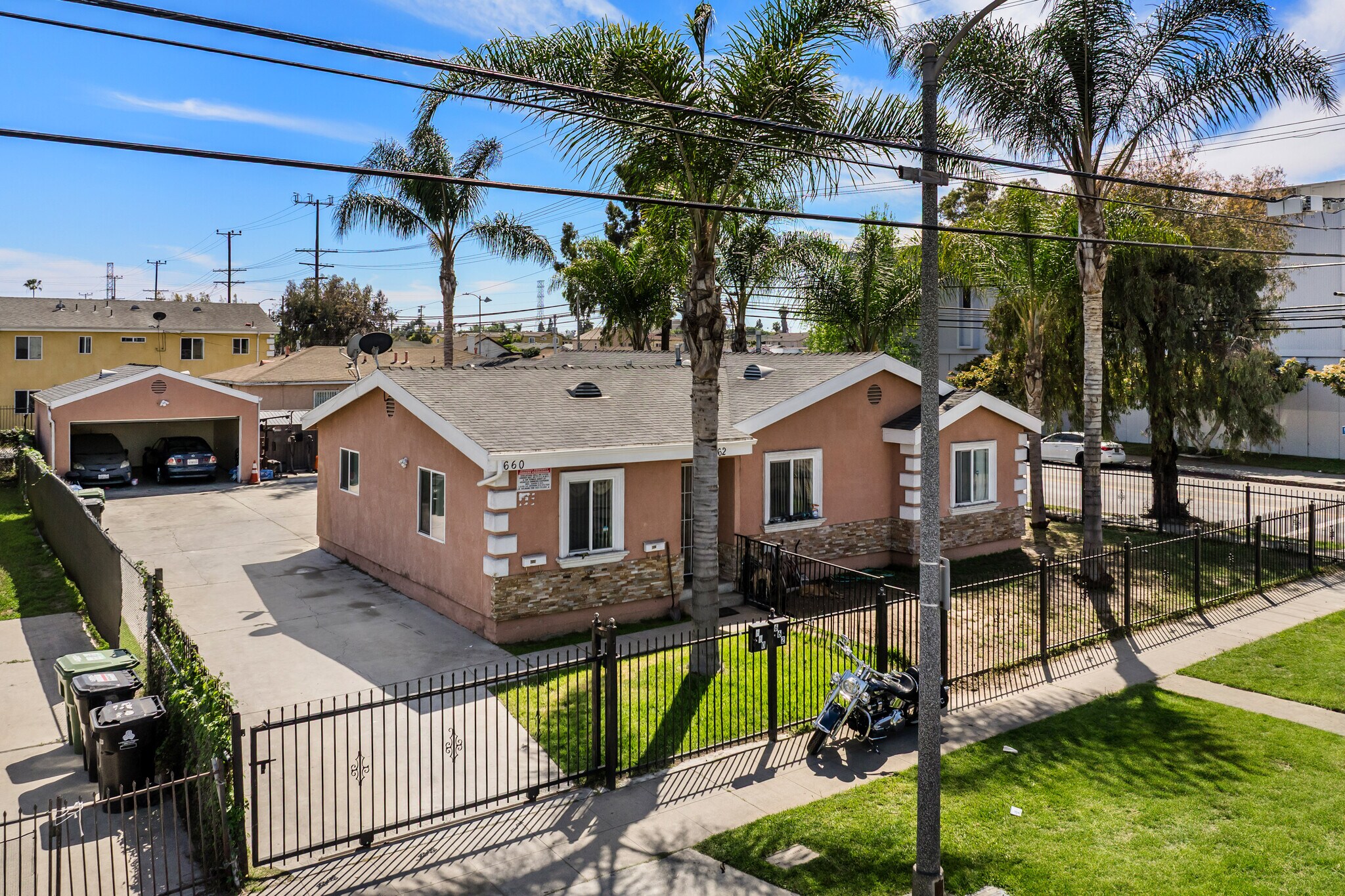 660 W 94th St, Los Angeles, CA for sale Primary Photo- Image 1 of 15