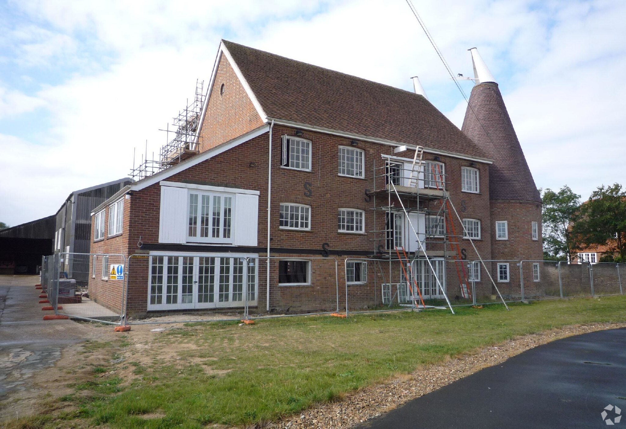 Whetsted Rd, Tonbridge TN12 6RR Moat Farm Oast