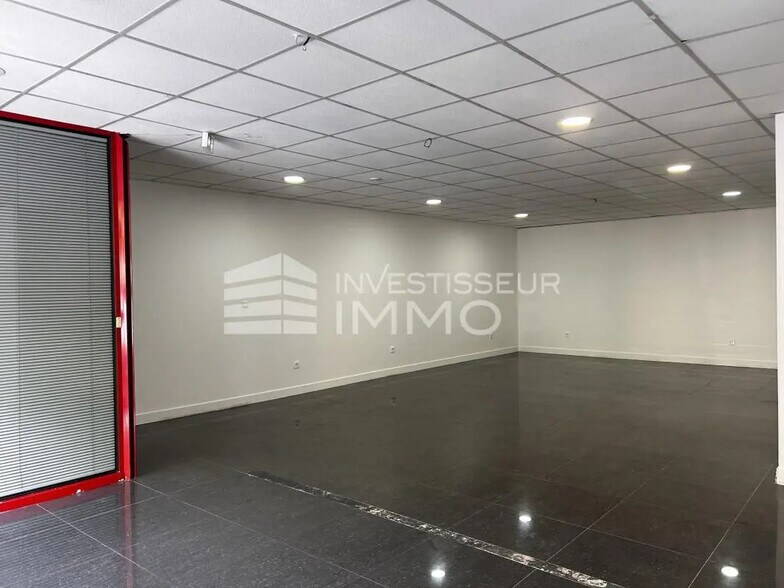 Office in Compiègne for lease - Interior Photo - Image 3 of 5