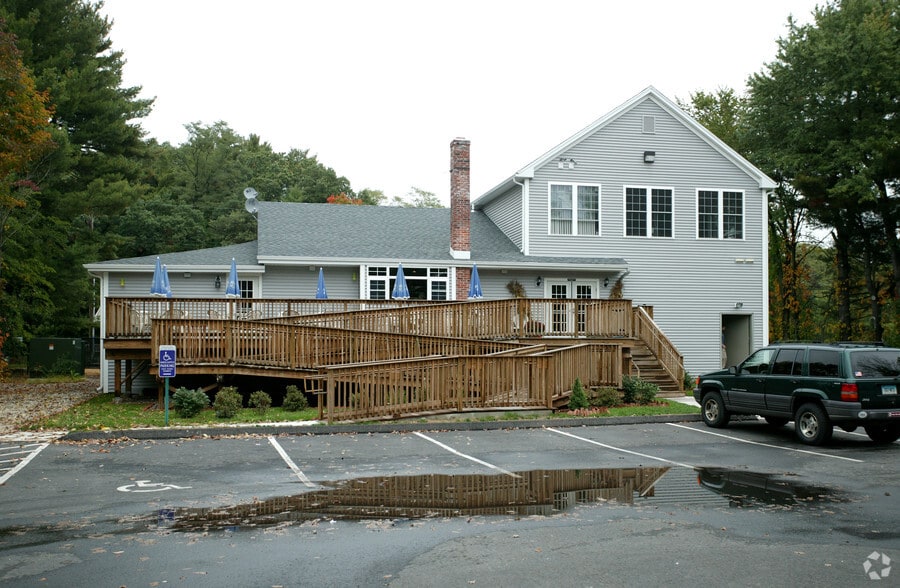 357 Salmon Brook St, Granby, CT for sale - Primary Photo - Image 2 of 3