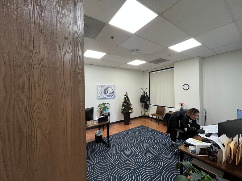 7920 Airway Rd, San Diego, CA for lease - Interior Photo - Image 3 of 12