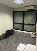 290 Rue Ferdinand Perrier, Saint-Priest for lease Interior Photo- Image 2 of 3