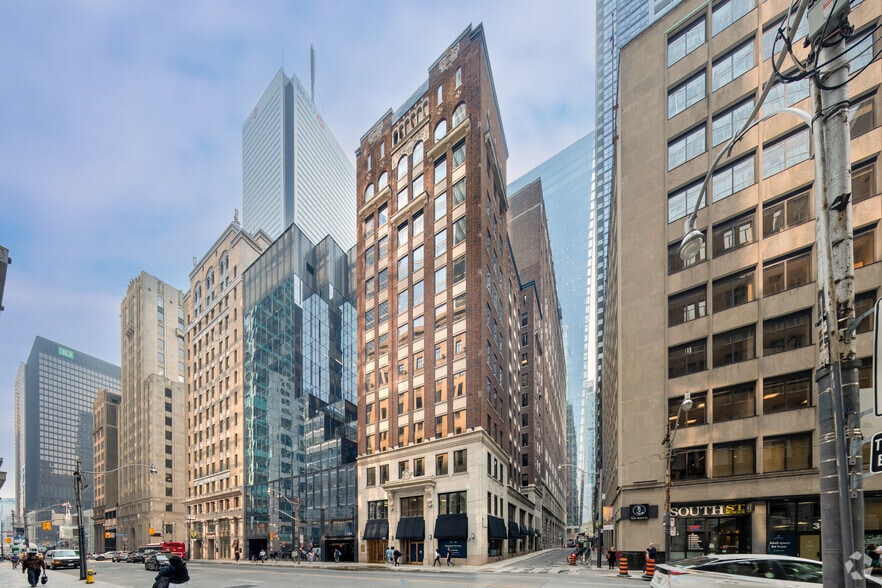 350 Bay St, Toronto, ON for lease - Building Photo - Image 1 of 38