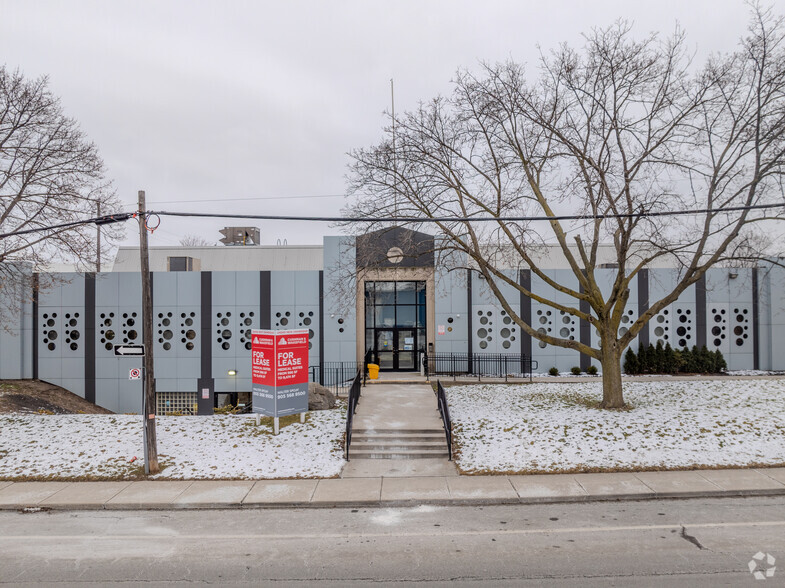 414 Victoria Av N, Hamilton, ON for lease - Primary Photo - Image 1 of 3