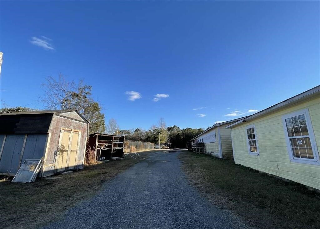 570 Highway 15401 Byp W, SC 29512