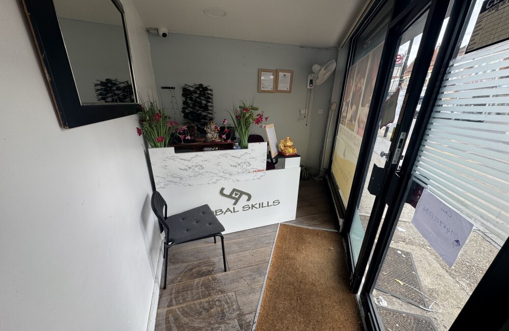 Cherry Orchard Rd, Croydon for lease Interior Photo- Image 1 of 4