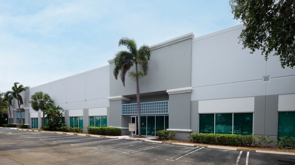 1300-1380 Park Central Blvd S, Pompano Beach, FL for lease - Building Photo - Image 1 of 9