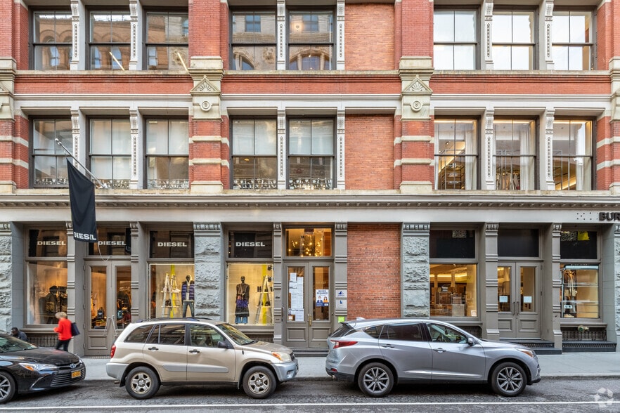 131-133 Spring St, New York, NY for lease - Building Photo - Image 2 of 5