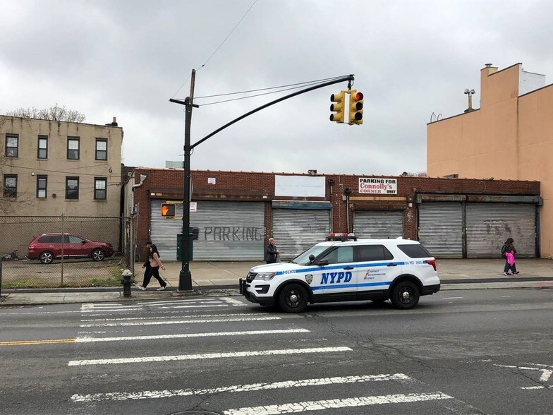 71-20 Grand Ave, Maspeth, NY for sale - Primary Photo - Image 1 of 1