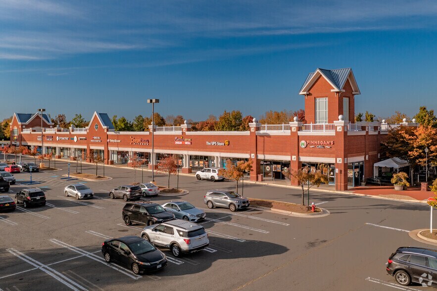 44110 Ashburn Village Shopping Plz, Ashburn, VA for lease - Building Photo - Image 2 of 3