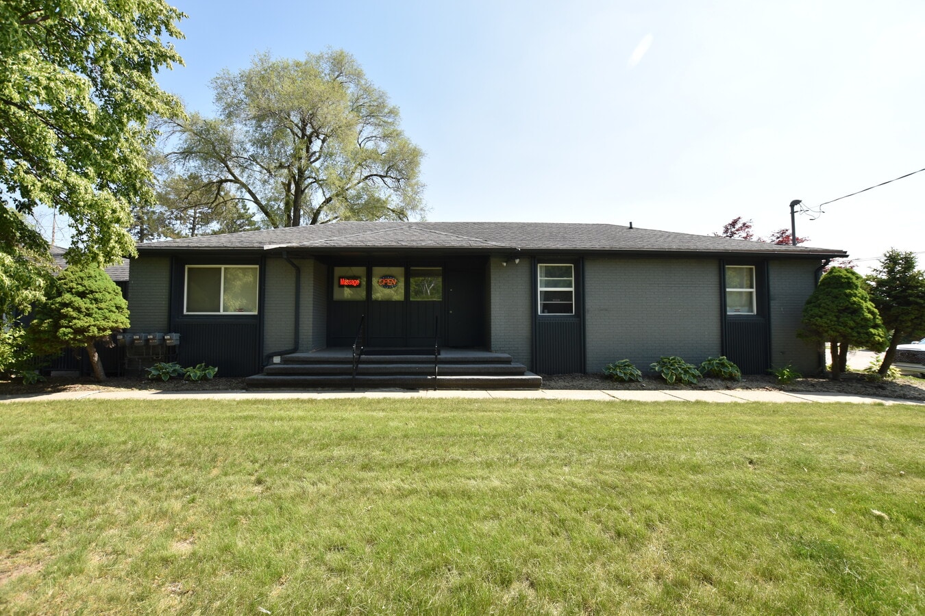 4483 Lennon Rd, Flint, MI 48507