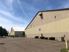 7-17 Bradley Park Rd, East Granby CT - Warehouse