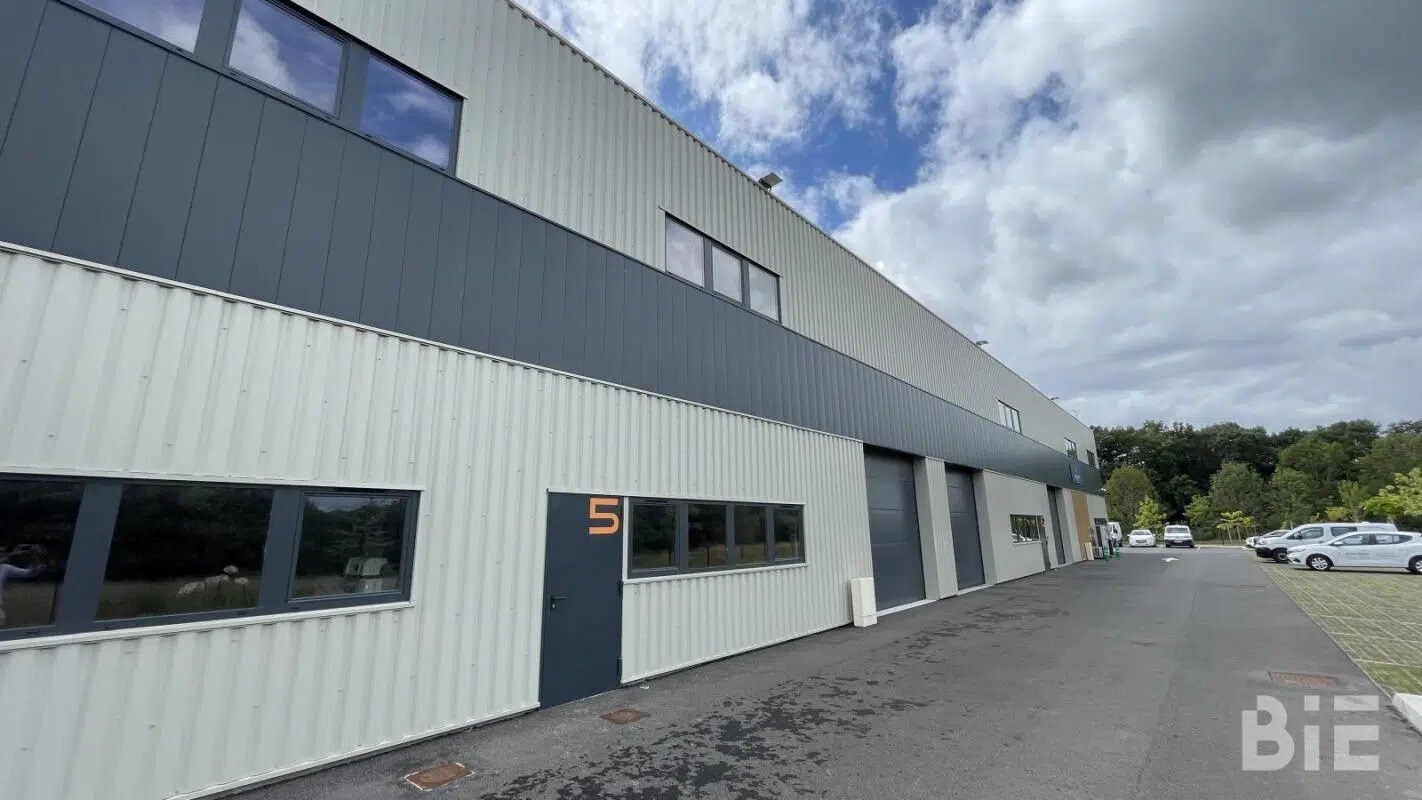 Flex in Salleboeuf for sale Building Photo- Image 1 of 8