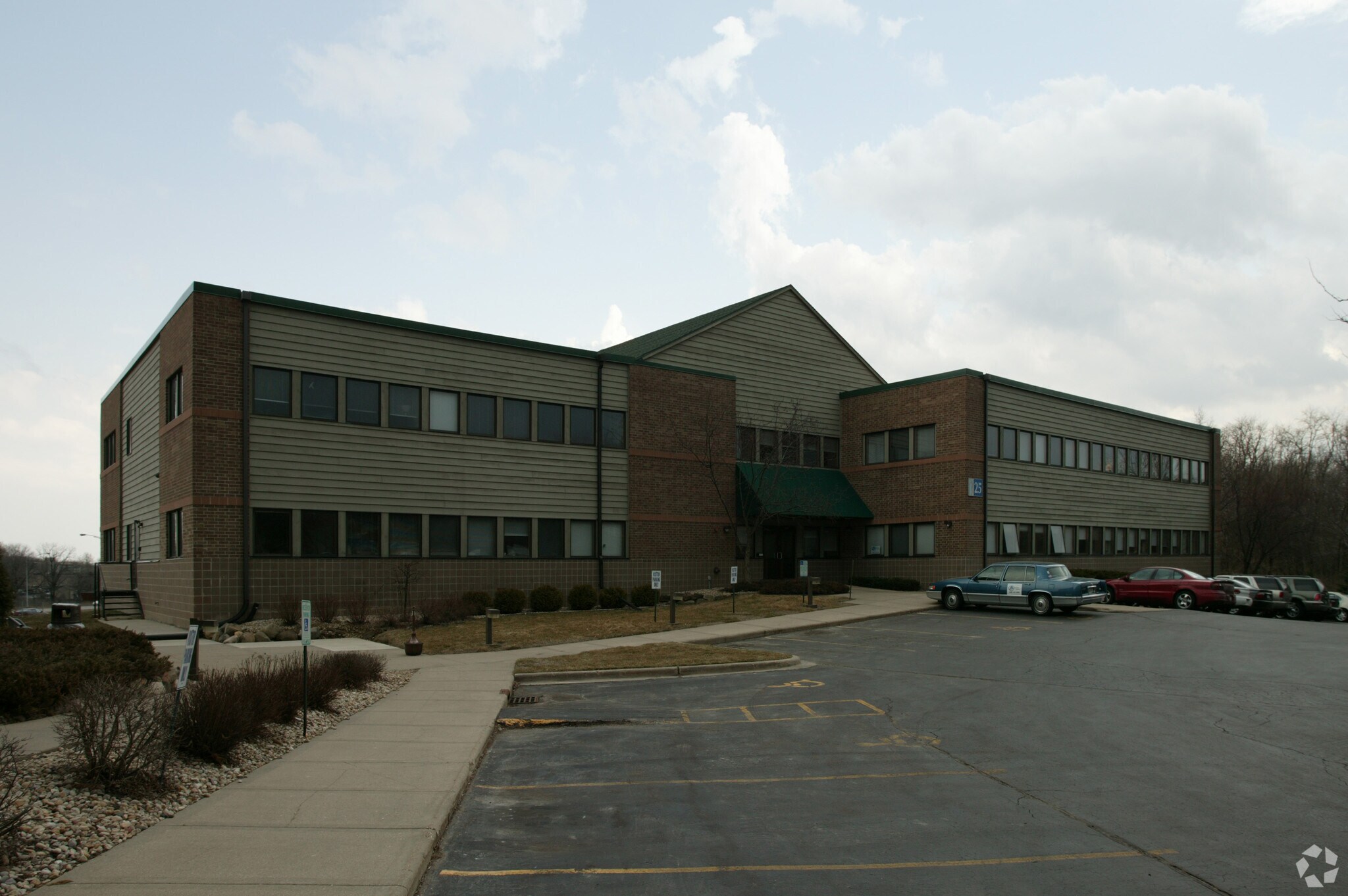 25 Kessel Ct Madison WI 53711 - 25 Kessel Ct Madison WI Building Photo 1 LargeHighDefinition