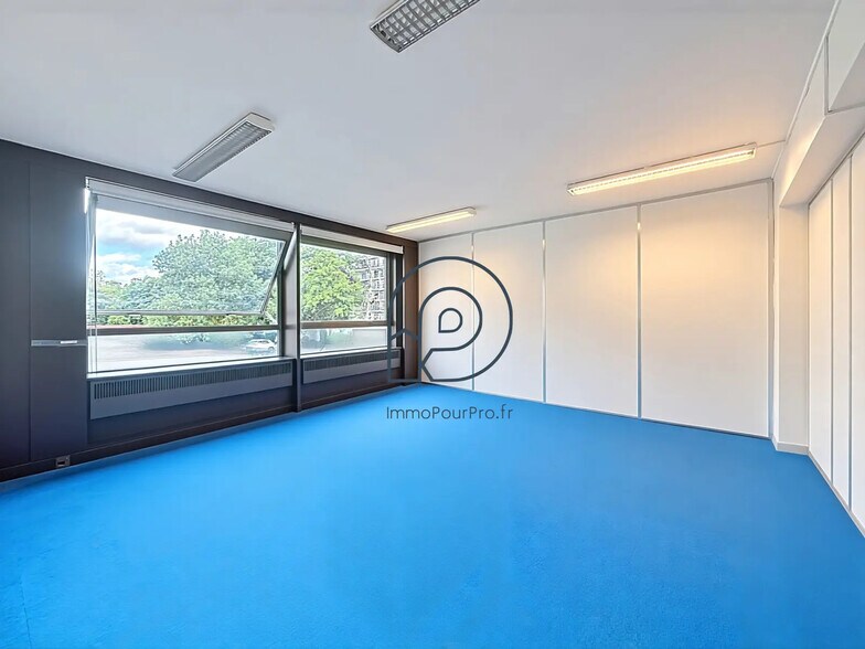 20 Avenue De Flandre, Croix for sale - Interior Photo - Image 1 of 5