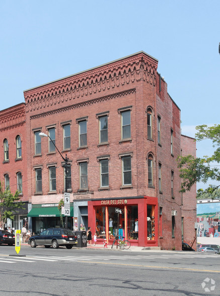 207 Main St, Northampton, MA for lease - Primary Photo - Image 2 of 12