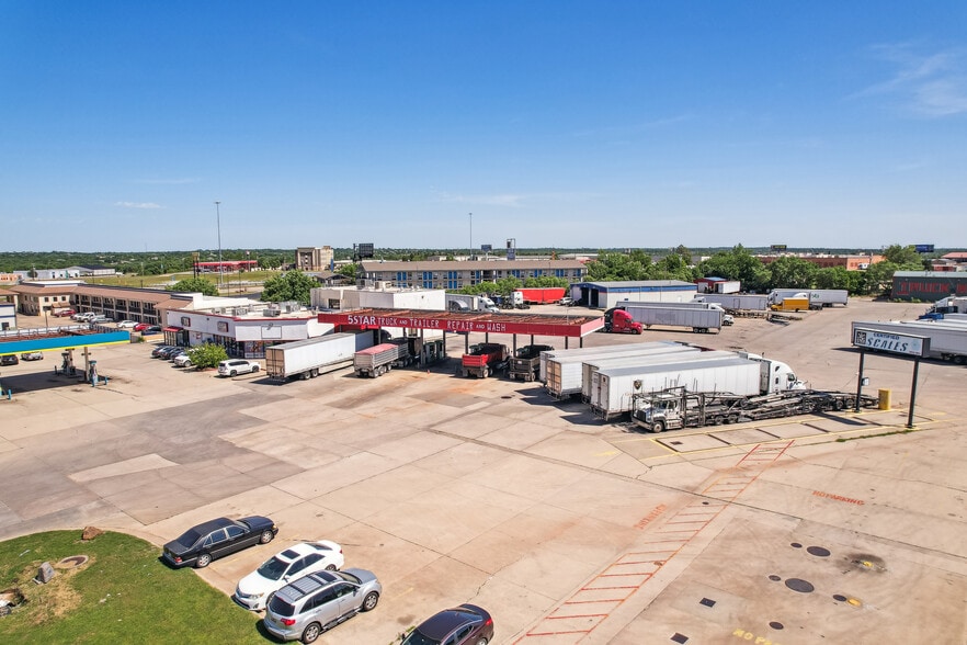 4600 NE 120th St - Portfolio portfolio of 3 properties for sale on LoopNet.com - Building Photo - Image 3 of 5