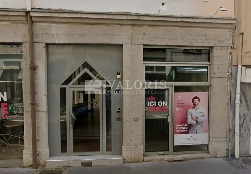 Retail in Lyon for lease Building Photo- Image 1 of 6
