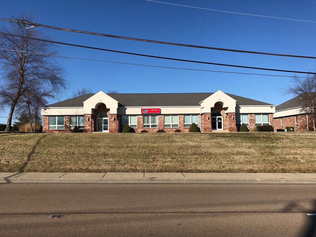 5003 N Illinois Rd, Fairview Heights, IL 62208