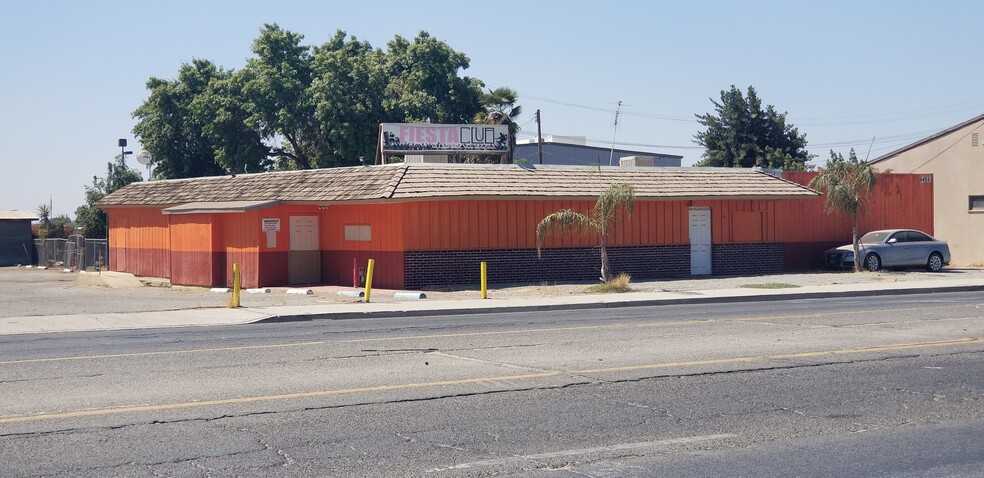 2435 S K St, Tulare, CA for sale - Primary Photo - Image 1 of 59