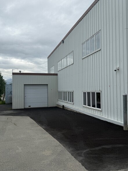 201 E 54th Ave, Anchorage, AK for lease - Building Photo - Image 3 of 20
