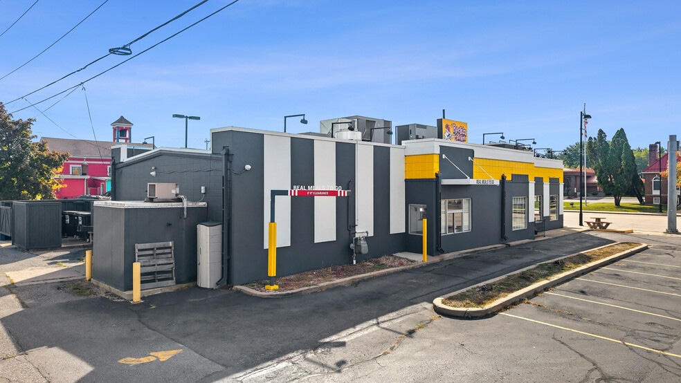 31 S Wisconsin Dells Pky, Lake Delton, WI for sale - Building Photo - Image 2 of 49