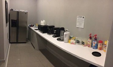 1946 Tyler St, Hollywood, FL for sale Interior Photo- Image 1 of 1