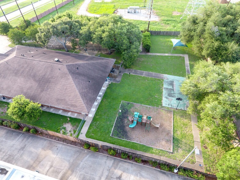 1717 Dulles Ave, Missouri City, TX for lease - Building Photo - Image 2 of 11