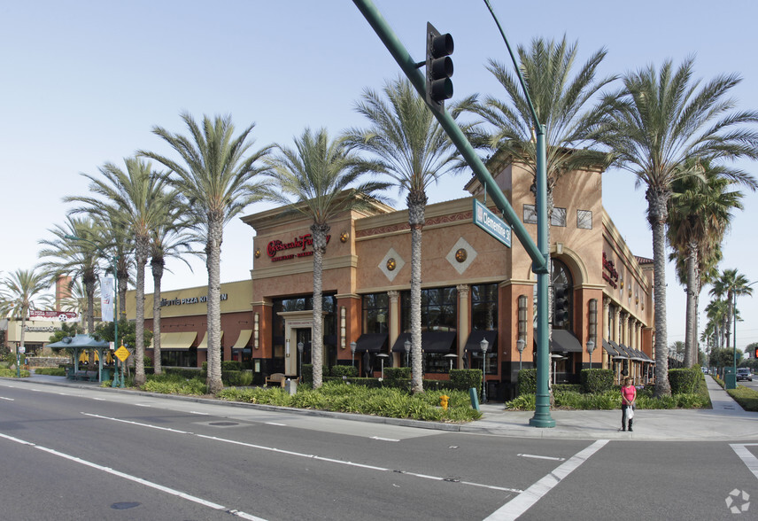 400 W Disney Way, Anaheim, CA for lease - Building Photo - Image 1 of 11