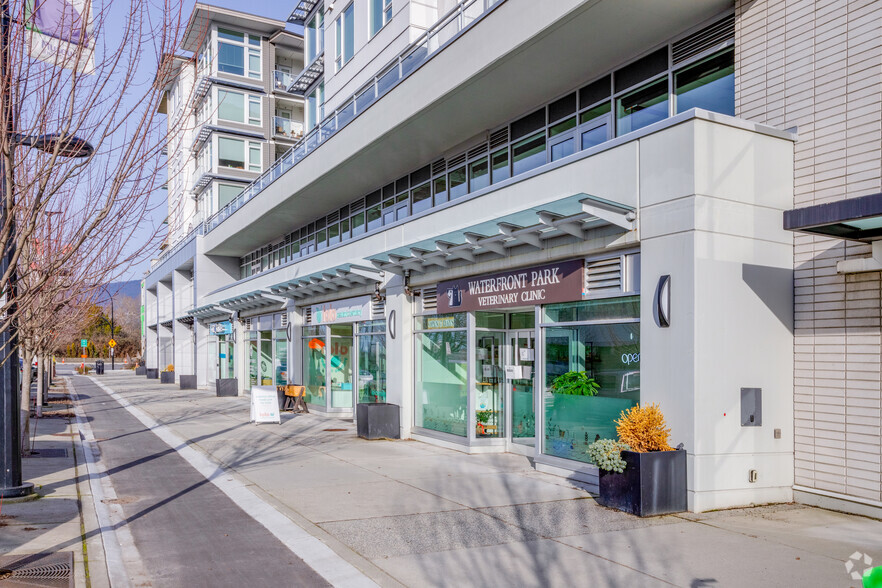 252 W Esplanade, North Vancouver, BC for lease - Building Photo - Image 3 of 24