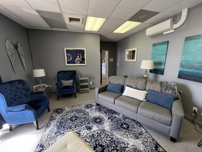 748 Market St, Redding, CA for lease - Building Photo - Image 2 of 11