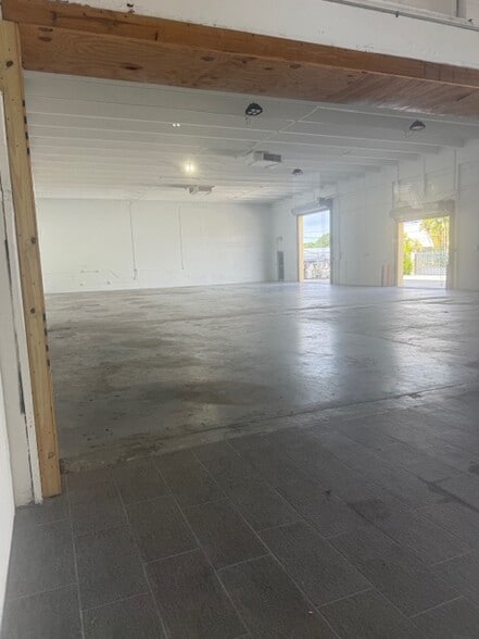 5700 Georgia Ave, West Palm Beach, FL for lease - Building Photo - Image 2 of 10