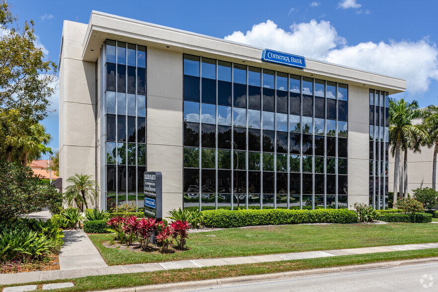 3001 Tamiami Trl N, Naples, FL for lease - Building Photo - Image 1 of 6