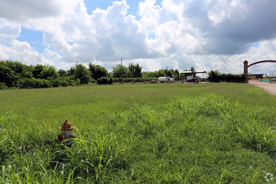 0 Benton Rd, Rosenberg, TX for sale - Primary Photo - Image 1 of 1