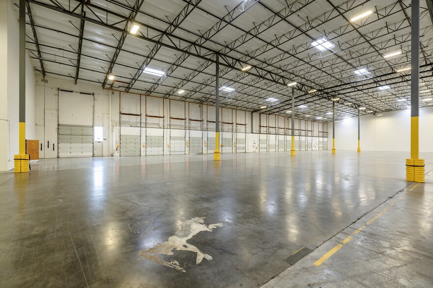 15750 N Columbia Blvd, Portland, OR for lease - Building Photo - Image 2 of 3