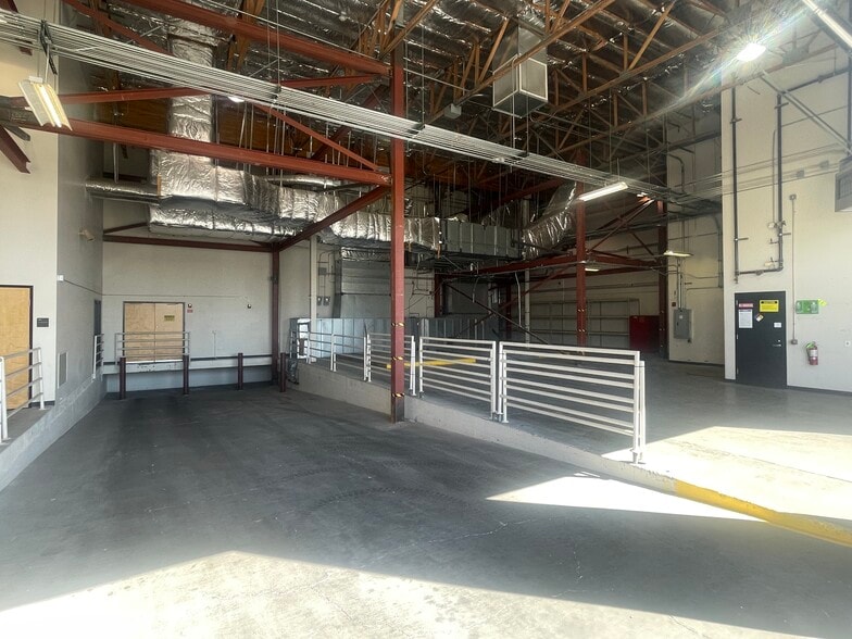 871 Grier Dr, Las Vegas, NV for lease - Interior Photo - Image 2 of 19