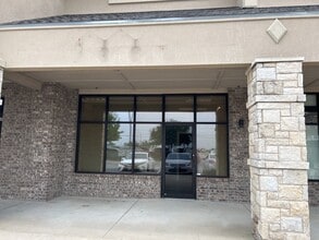 2710 S Clear Creek Rd, Killeen, TX for lease Interior Photo- Image 1 of 5