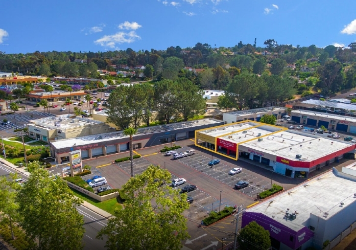 318-330 N El Camino Real, Encinitas, CA for lease - Building Photo - Image 3 of 4