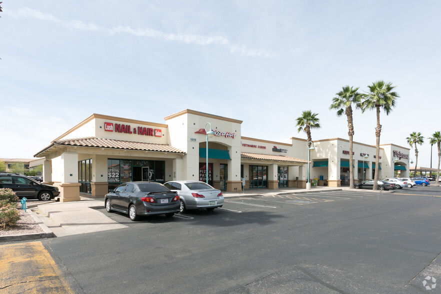 1919-1925 W Chandler Blvd, Chandler, AZ for lease - Primary Photo - Image 1 of 5