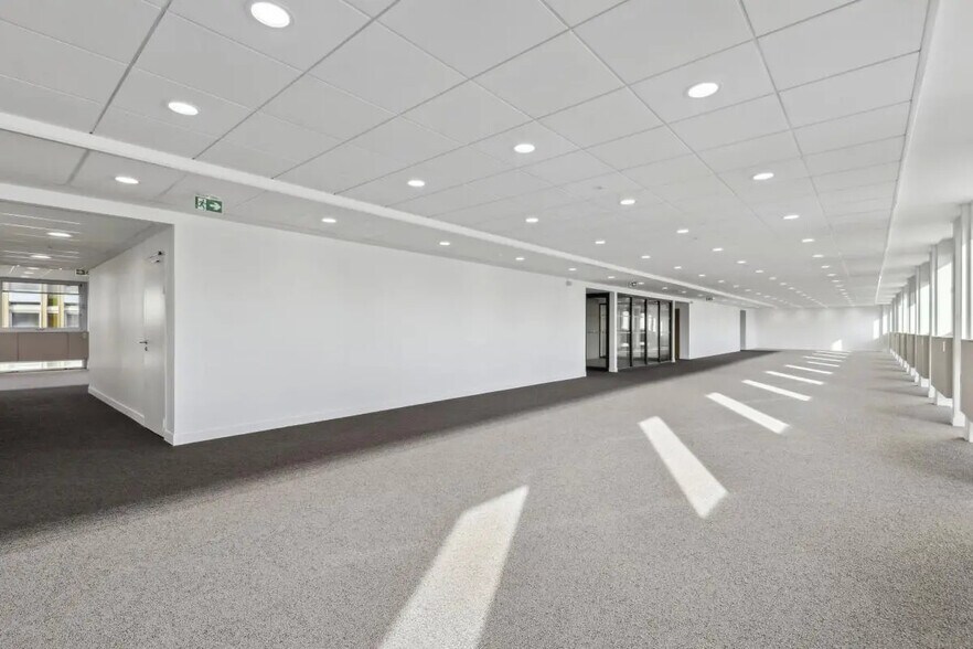 21 Rue Des Ardennes, Paris for lease - Building Photo - Image 3 of 34